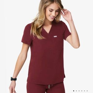 Figs Burgundy Catarina scrub top